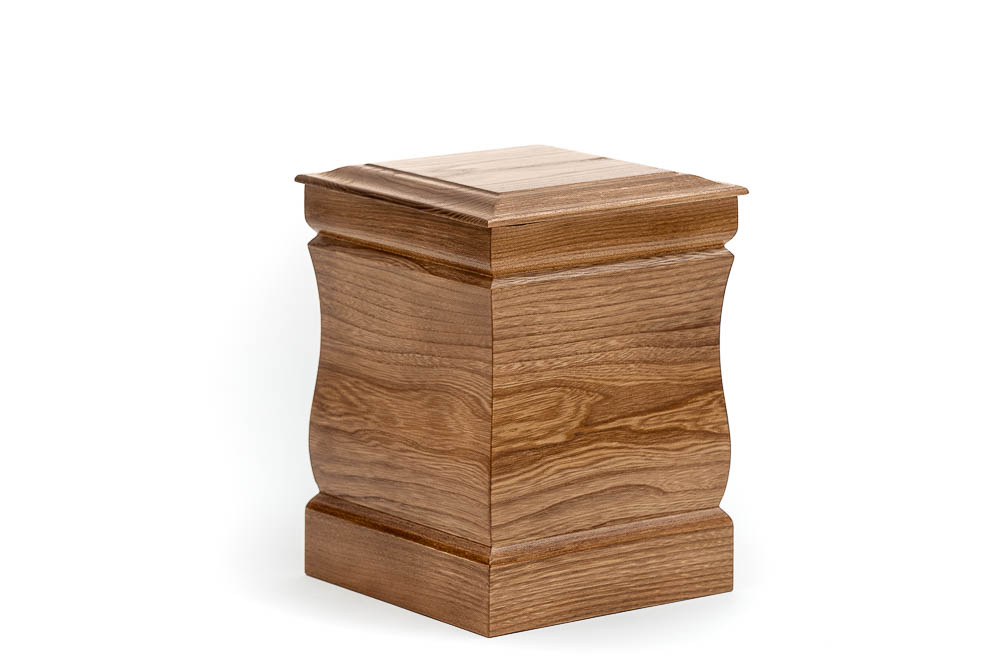 KU1 WOODEN URN